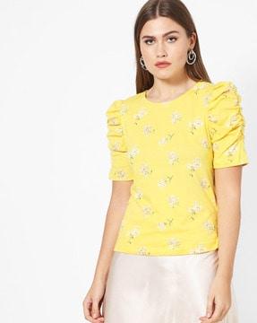 floral print top with ruched sleeves
