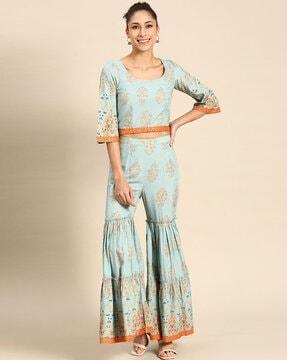 floral  printed  pant-suit set