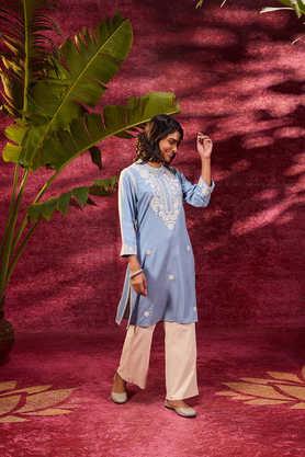 floral blended fabric v-neck women's kurta - sky blue