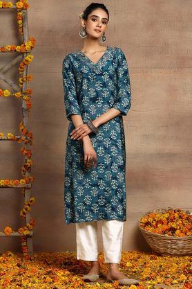 floral cotton v-neck women's casual wear kurta - blue