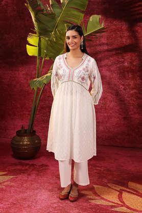 floral cotton v-neck women's kurta - ivory