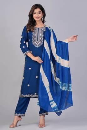 floral embroidered cotton round neck straight kurta with pant & dupatta - blue