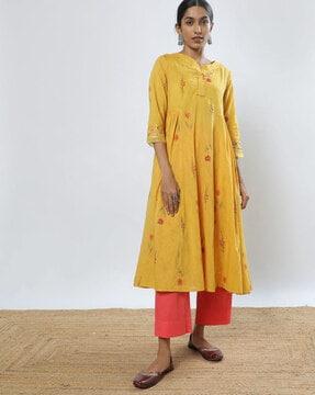 floral embroidered flared kurta