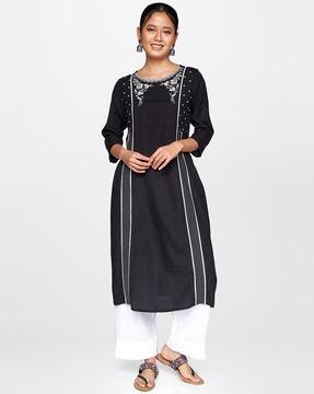 floral embroidered round-neck a-line kurta