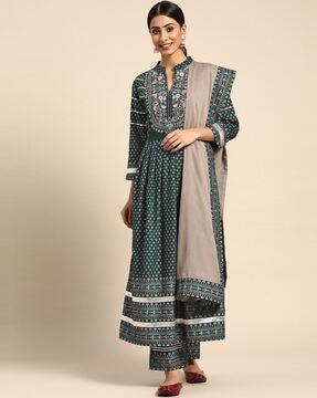 floral embroidered straight kurta set