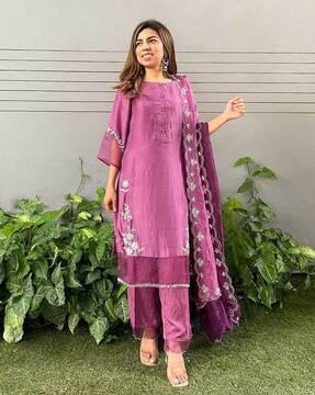 floral embroidered straight kurta with pants & dupatta