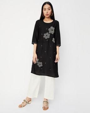 floral embroidered straight kurta