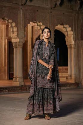 floral knee length georgette woven women's kurta set - black