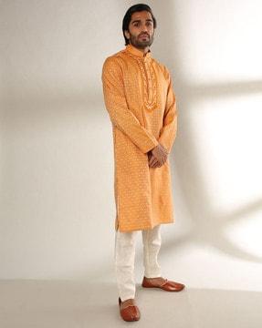 floral motif slim fit kurta with embroidery