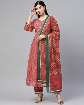 floral print anarkali kurta set with dupatta