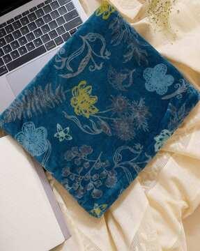 floral print laptop bag with zip closure