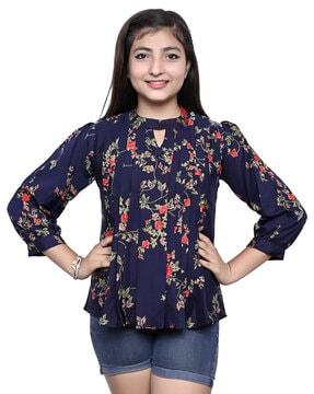 floral print pleated top with curved hem
