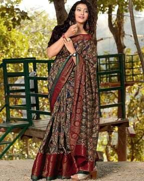 floral print saree with contrast border