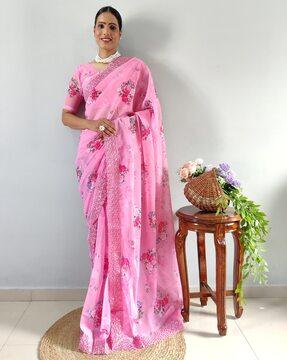 floral print saree with lace trims