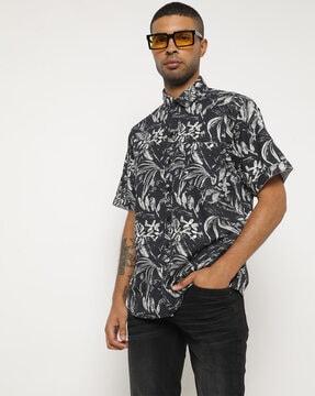 floral print shirt with patch pocket