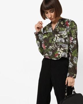 floral print top with notched round-neck