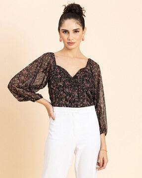 floral print top with puffed sleeves