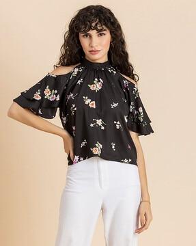 floral print top with ruffled detail