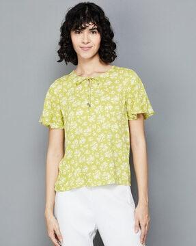 floral print top with short sleeves