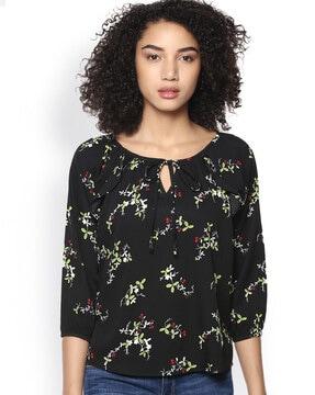 floral print top with tie-up