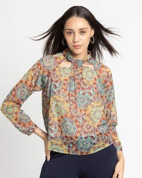 floral print top with tie-up