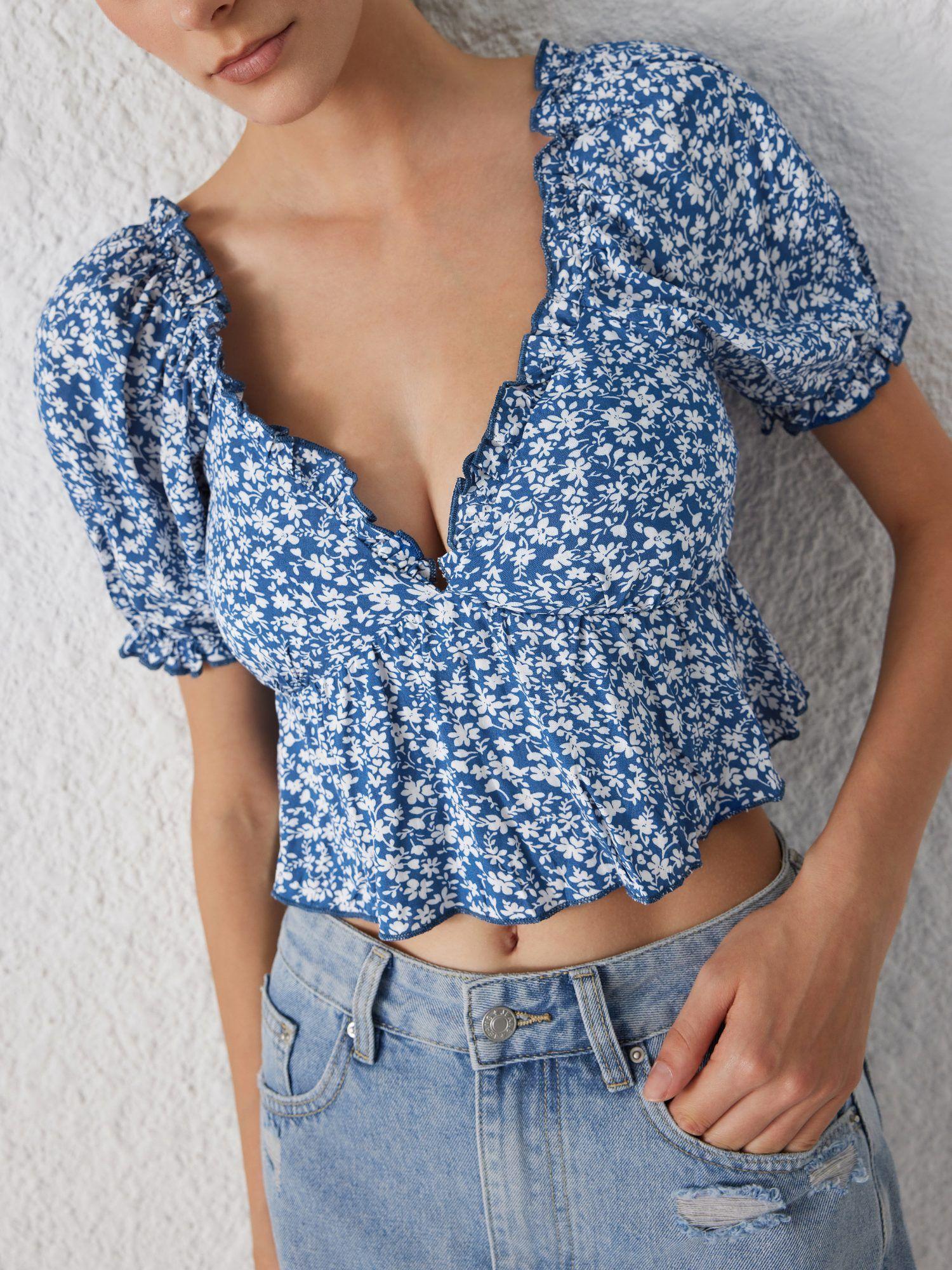 floral sweetheart ruffle trim shirred short sleeve crop top