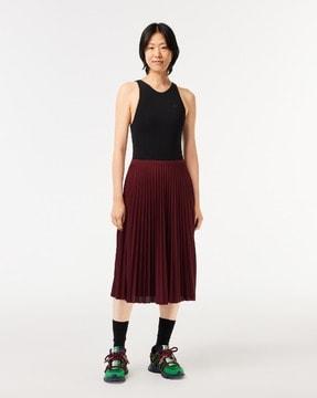 flowing pleated skirt with elasticated waist