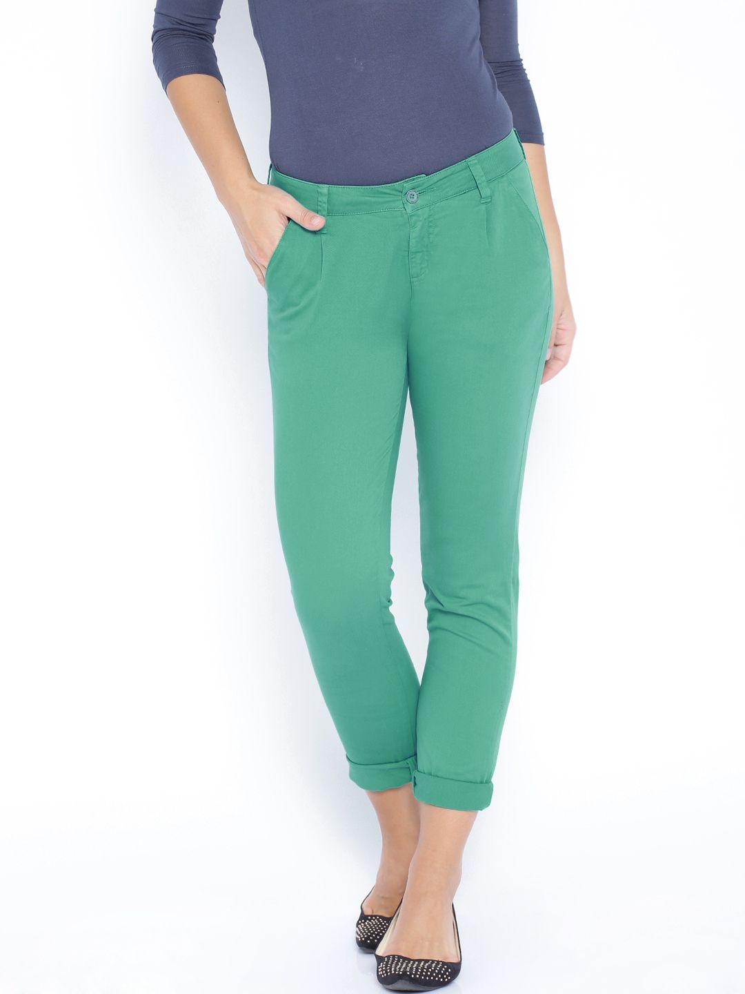 flying machine women green tapered fit trousers