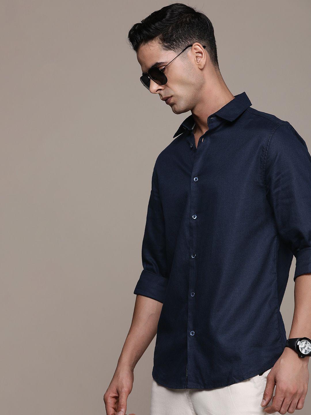 force ix textured pure cotton spread collar casual shirt