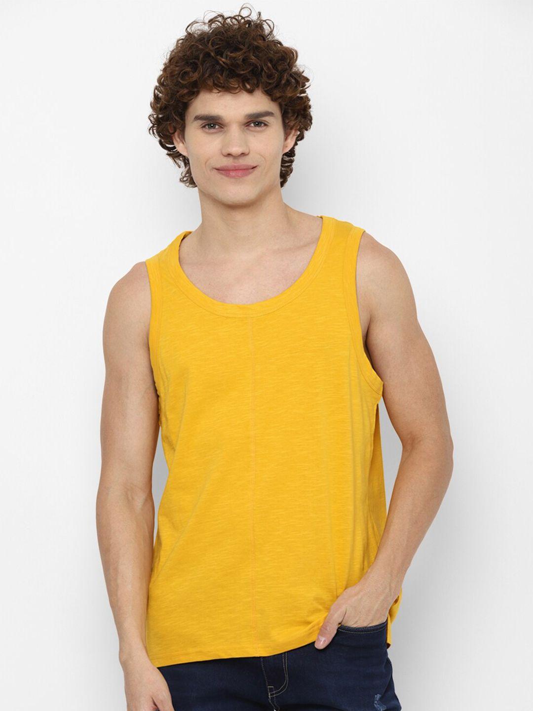 forever 21 men yellow solid t-shirt