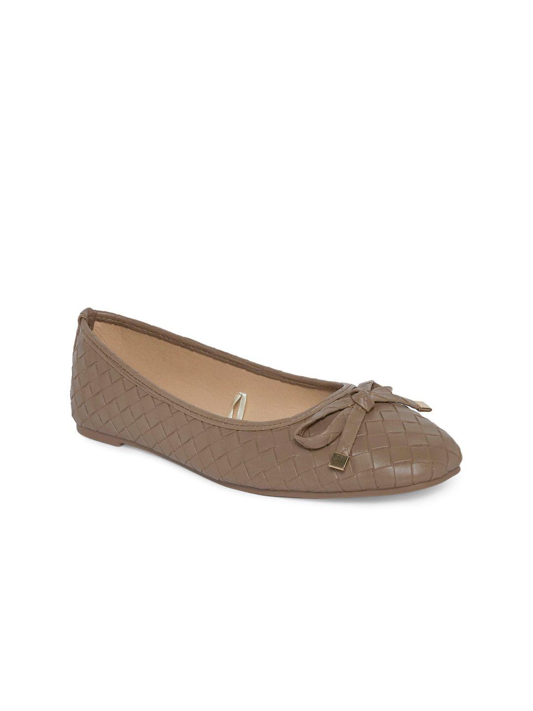 forever glam by pantaloons women brown textured ballerinas with bows flats