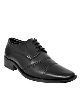 formal lace-up shoes