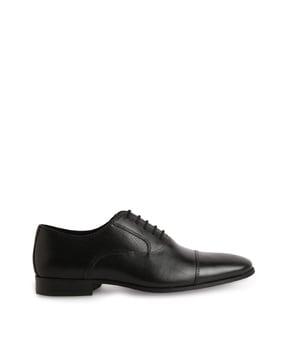 formal shoes with lace fastening