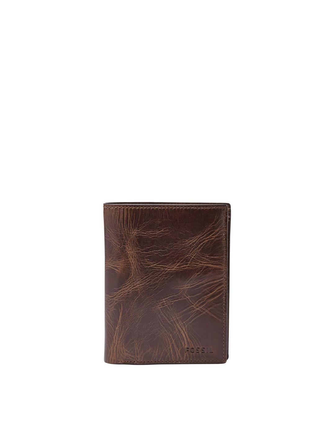 fossil men brown textured leather two fold wallet