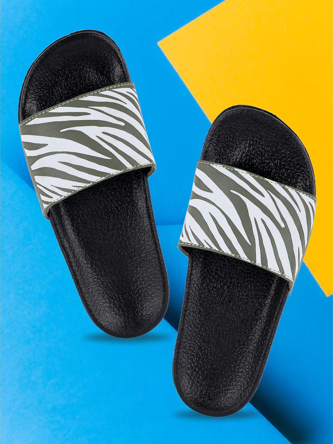 freeco women grey & white geometric printed sliders