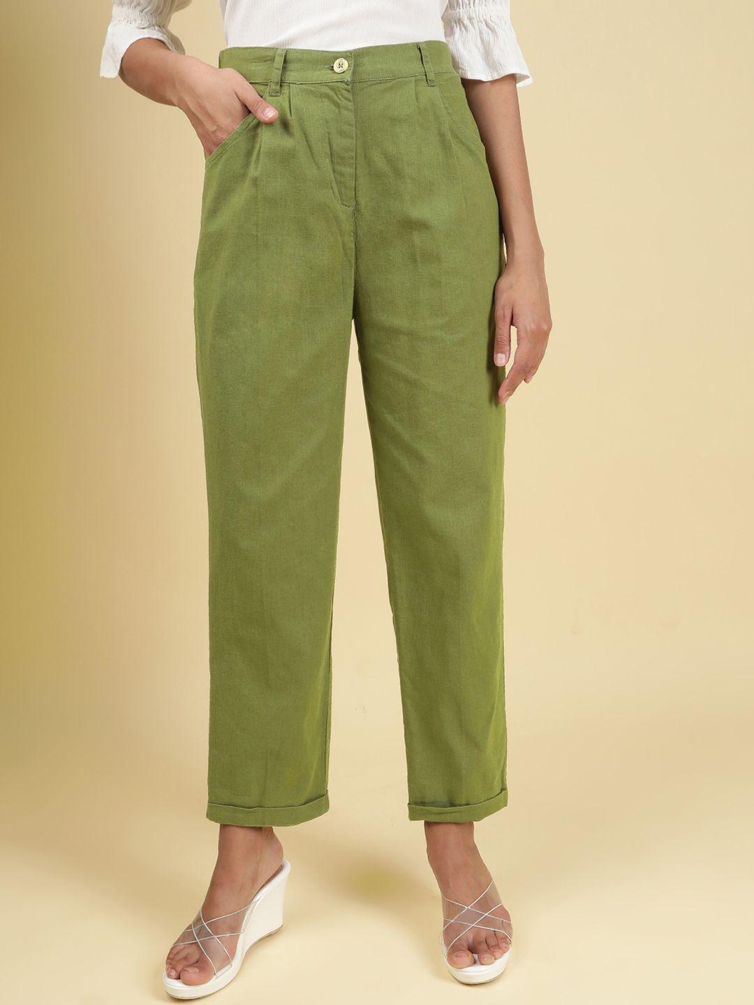 freehand women cotton mid-rise pleated plain trousers