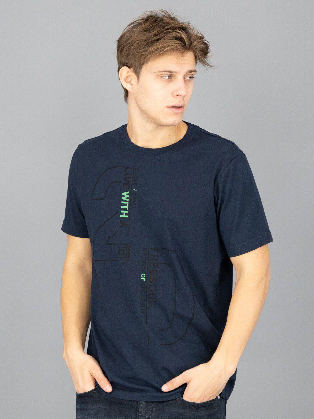 freesoul men blue & black typography printed t-shirt