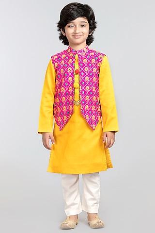 fuchsia embroidered bundi jacket with kurta set for boys