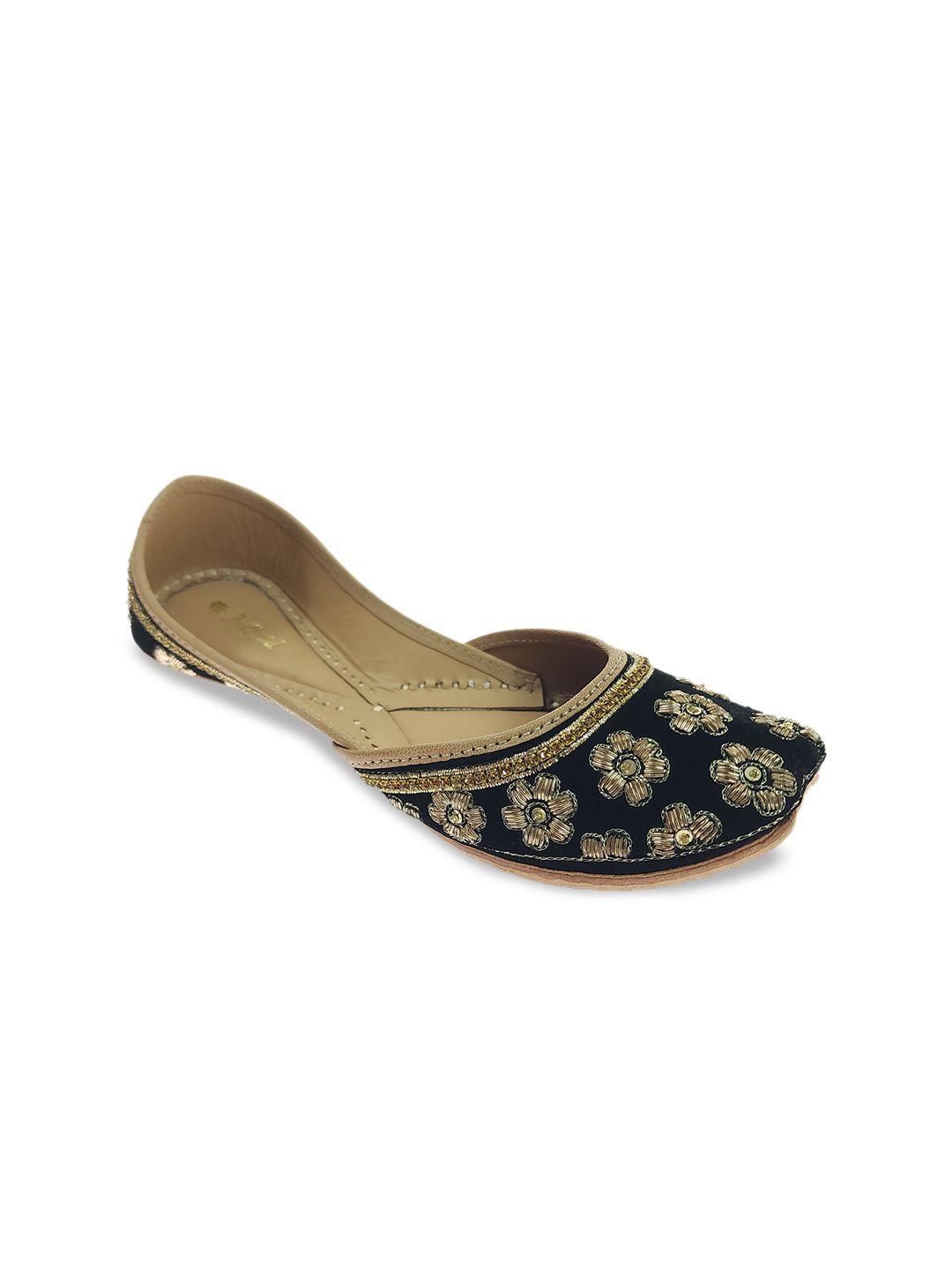 fulkari embellished leather mojaris