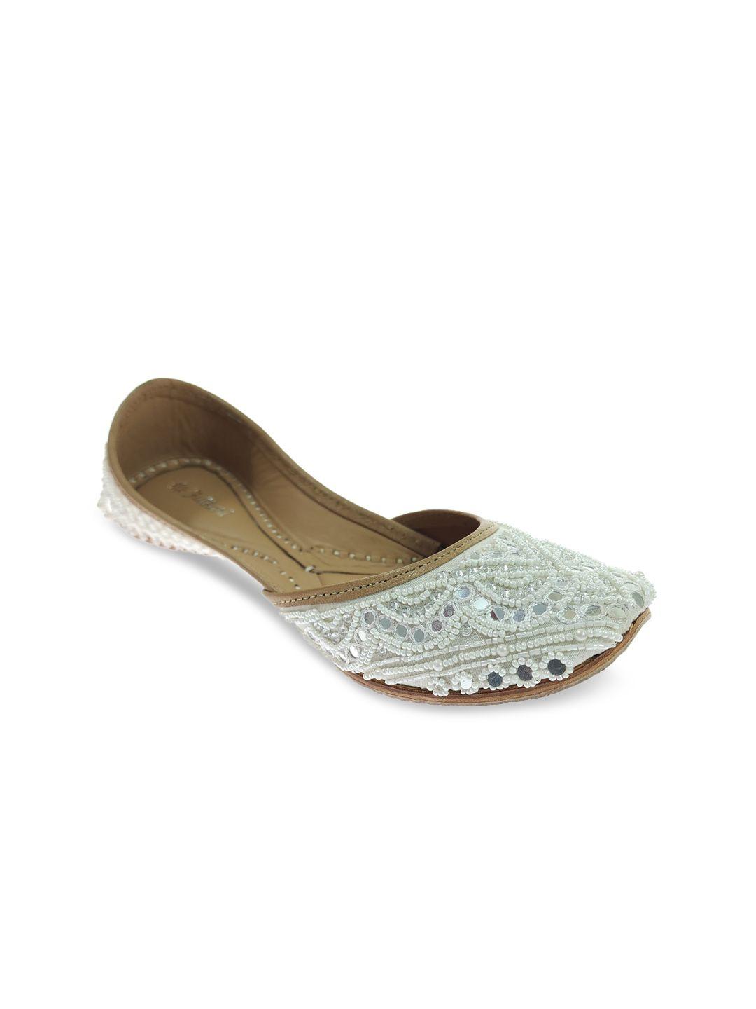 fulkari embellished leather mojaris