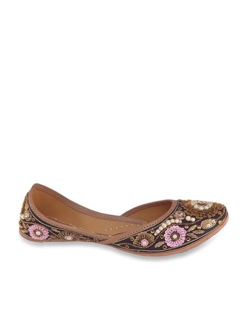 fulkari women's bergenia black ethnic juttis