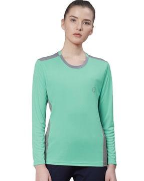 full-length sleeve crew-neck t-shirt