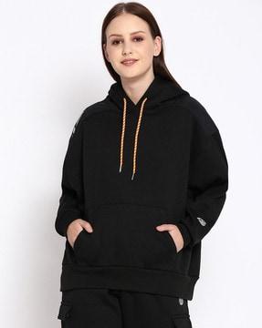 full-length sleeve hoodie with kangaroo pocket