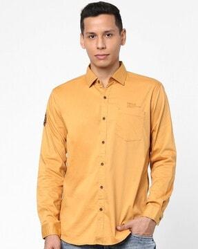 full sleeve shirt with patch pocket