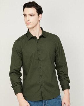 full-sleeve spread-collar shirt