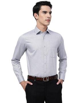 full-sleeves cutaway-collar shirt