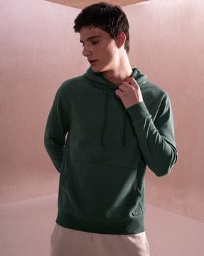 full-sleeves hoodie with drawstring