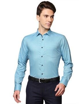 full-sleeves shirt with cutaway collar