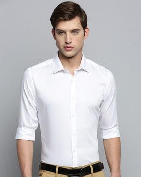 full-sleeves shirt with cutaway collar