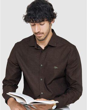 full-sleeves shirt with cutaway collar